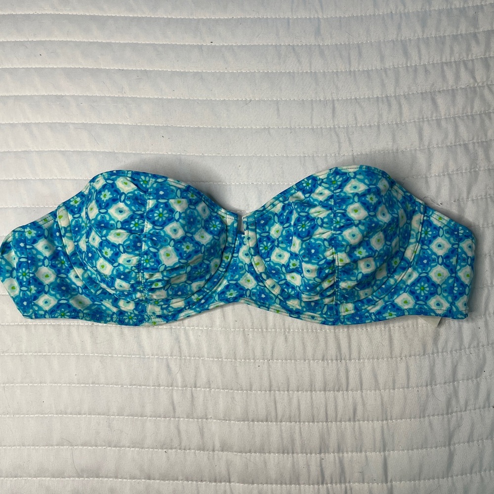 Gilly Hicks Swim L Bikini Top 34D/36C Blue floral bathing suit top women’s